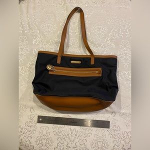 Michael Kors Kempton Nylon Tote. Black Nylon.